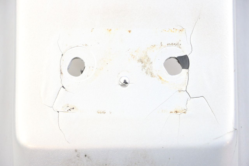 photo de ALETA TRASERA SUZUKI GSX E 250 (1982 - 1983) - Detalles de los puntos de fijación