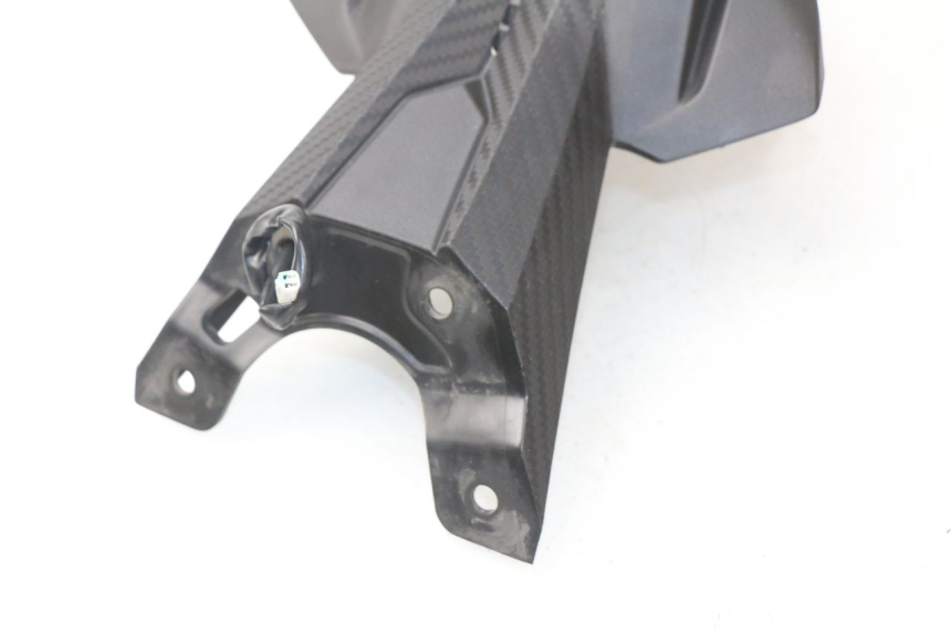 photo de ALETA TRASERA SUZUKI GSX-R GSXR 750 (2011 - 2016) - Otra perspectiva