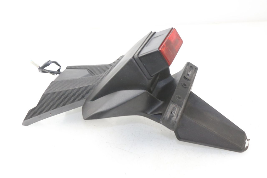 photo de ALETA TRASERA SUZUKI GSX-R GSXR 750 (2011 - 2016) - Primer plano técnico