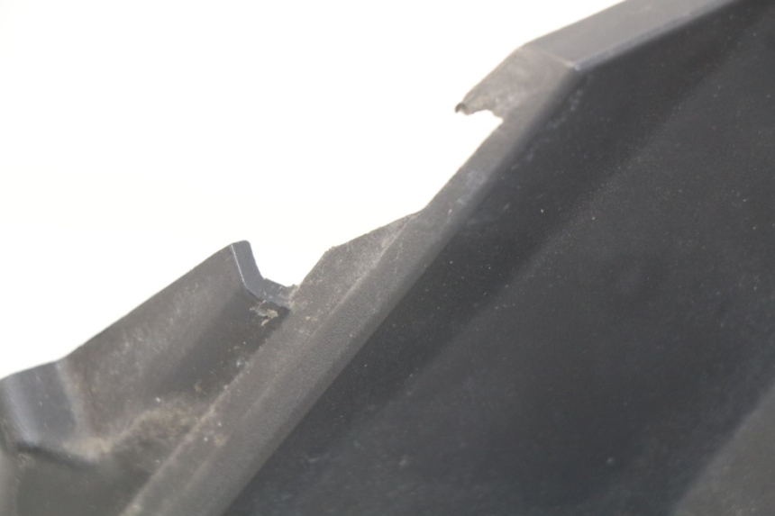 photo de ALETA TRASERA SYM GTS EFI ABS 125 (2012 - 2016) - Detalles de los puntos de fijación