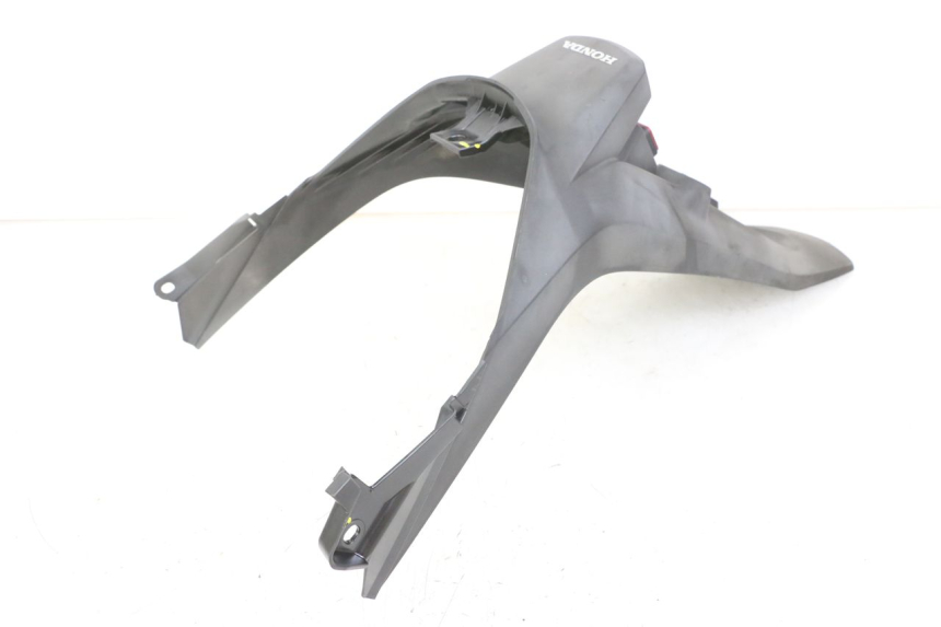 photo de ALETA TRASERA HONDA SH i 300 (2015 - 2020) - Primer plano técnico