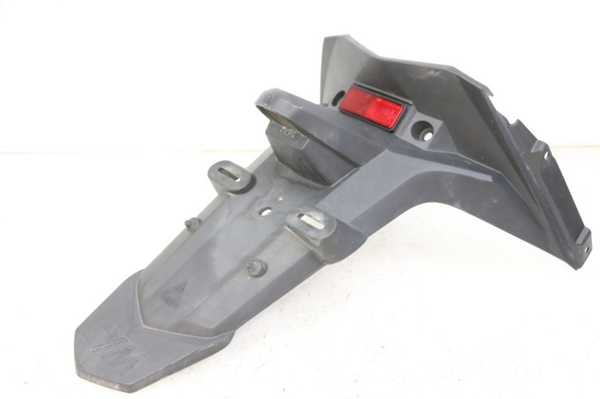 photo de ALETA TRASERA SYM JOYMAX 125 (2010 - 2017) - Detalles de los puntos de fijación