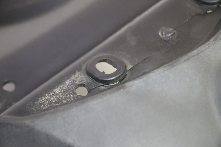 photo de ALETA TRASERA PEUGEOT KISBEE 4T 50 (2018 - 2022) - Detalles de los puntos de fijación