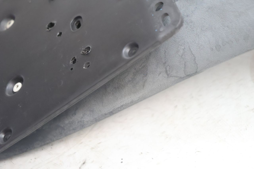 photo de ALETA TRASERA PIAGGIO LIBERTY 125 (1998 - 2008) - Detalles de los puntos de fijación