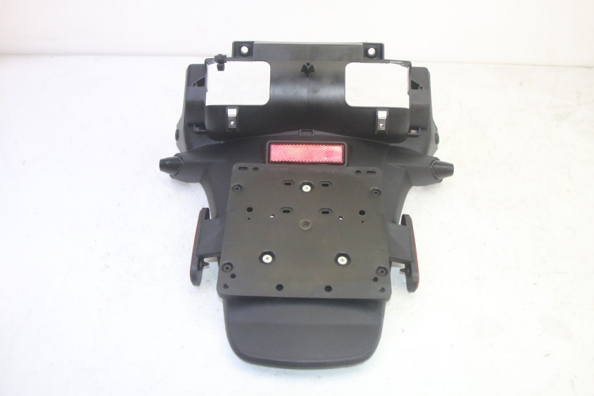 photo de ALETA TRASERA PIAGGIO MP3 HPE 350 (2018 - 2020) - Primer plano técnico