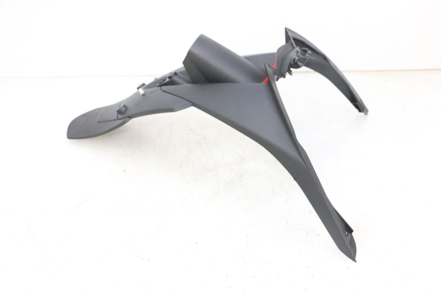 photo de ALETA TRASERA PIAGGIO MP3 HPE 300 (2019 - 2026) - Detalles de los puntos de fijación