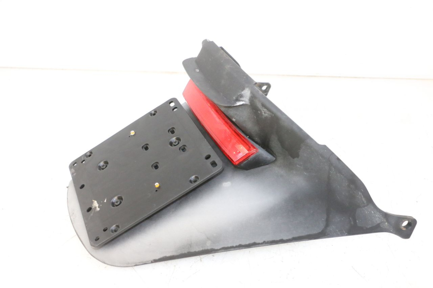 photo de ALETA TRASERA PIAGGIO MP3 RL 250 (2006 - 2010) - Otra perspectiva