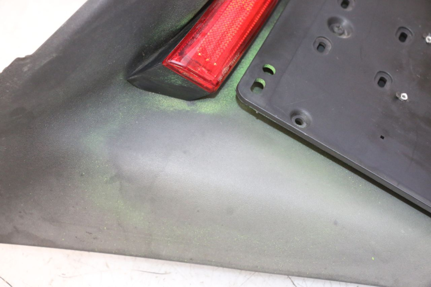 photo de ALETA TRASERA PIAGGIO MP3 RL 250 (2006 - 2010) - Zoom estado de uso