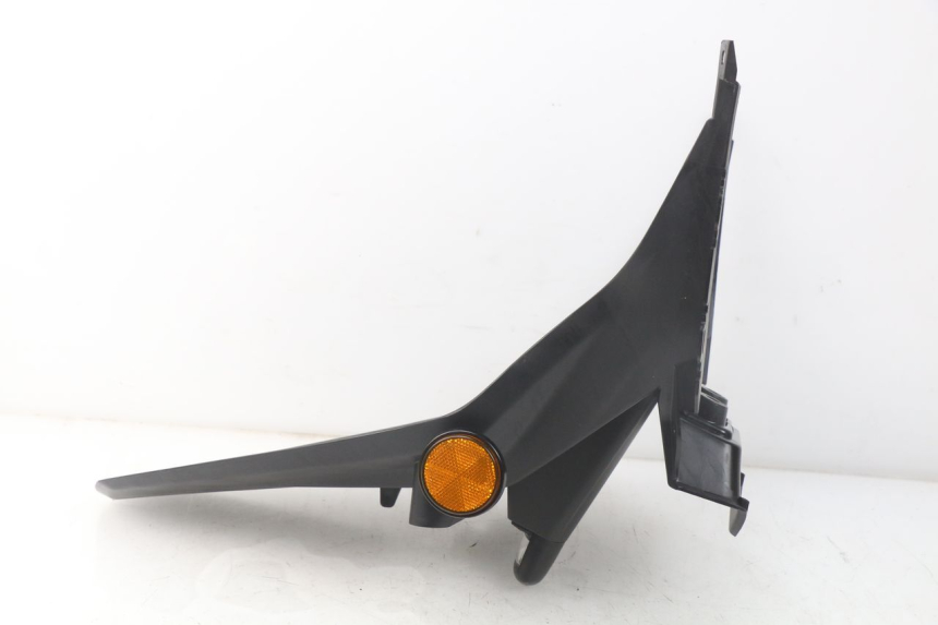 photo de ALETA TRASERA MBK MW TRYPTIK 125 (2017 - 2022) - Detalles de los puntos de fijación