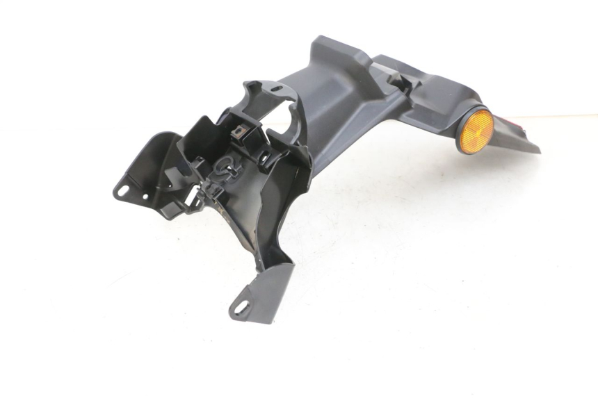 photo de ALETA TRASERA YAMAHA NEO'S CORE 1 (2022 - 2026) - Primer plano técnico