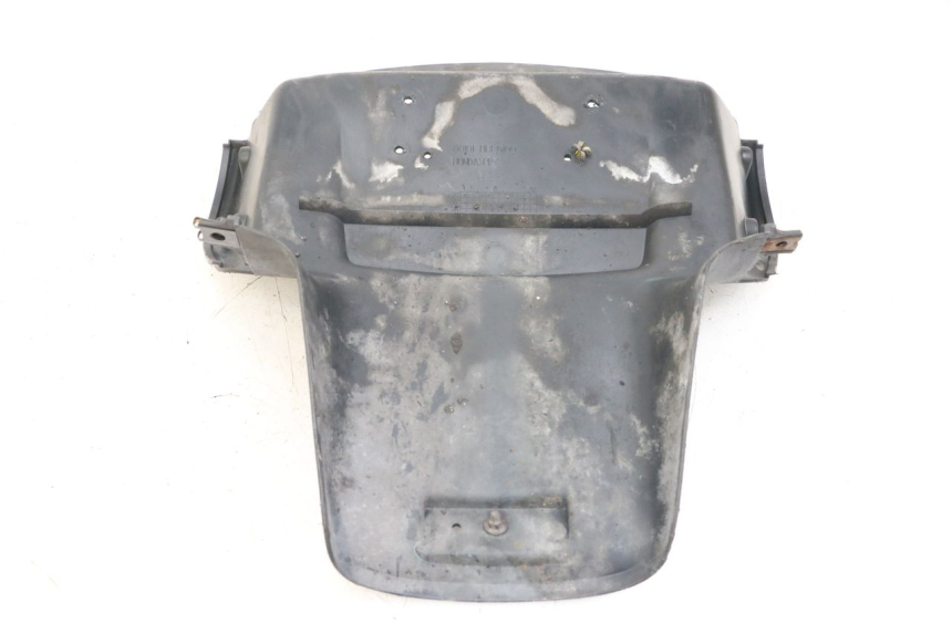 photo de GUARDABARROS TRASERO HONDA NTV DEAUVILLE 650 (1998 - 2001) - Primer plano técnico