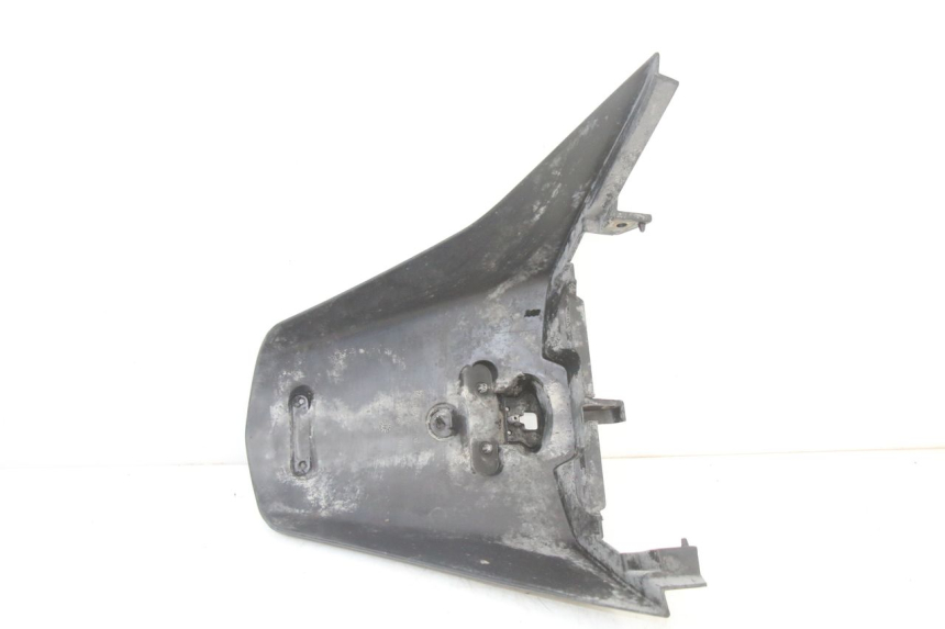 photo de ALETA TRASERA PEUGEOT SATELIS 125 (2013 - 2018) - Detalles de los puntos de fijación