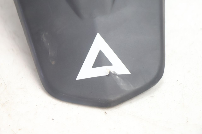 photo de ALETA TRASERA JM MOTORS R-MAX TECH 50 (2024 - 2026) - Primer plano técnico