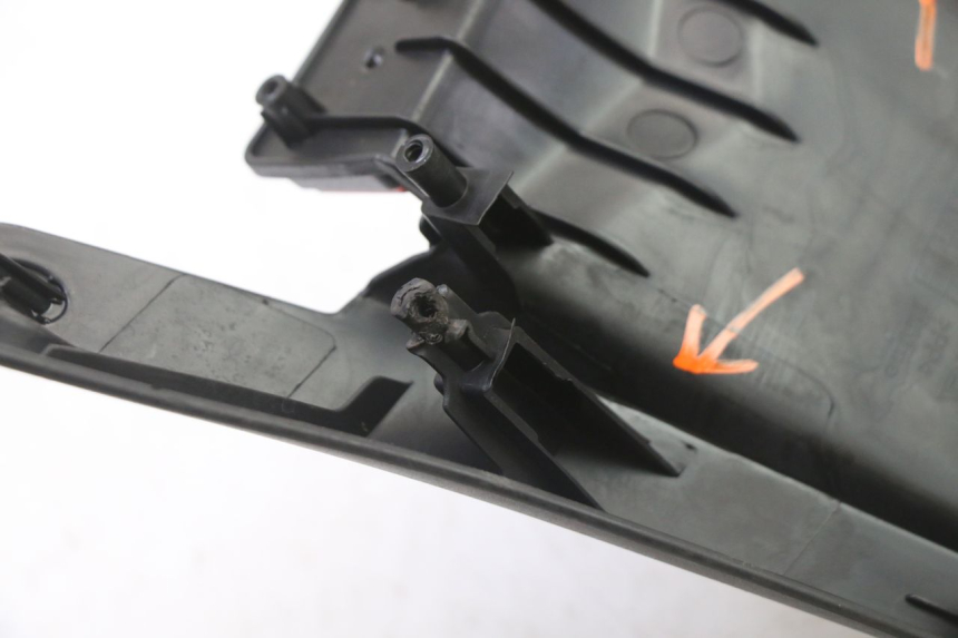 photo de ALETA TRASERA MAG POWER R-STREET 50 (2016 - 2025) - Detalles de los puntos de fijación