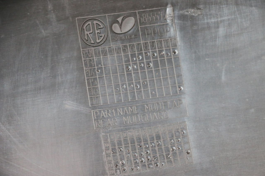 photo de ALETA TRASERA ROYAL ENFIELD CONTINENTAL GT 650 (2019 - 2024) - Detalle de la pieza