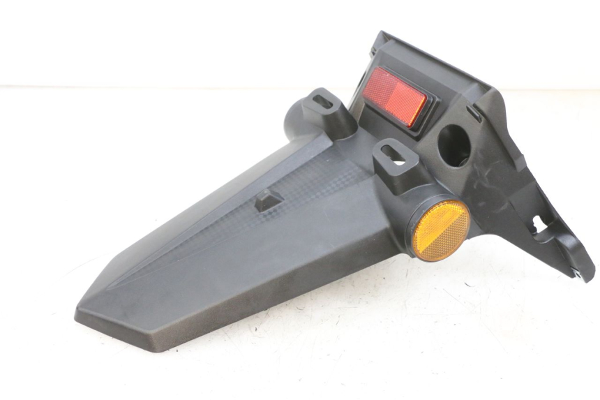 photo de ALETA TRASERA JM MOTORS SANTANA EVO 50 (2024 - 2026) - Primer plano técnico