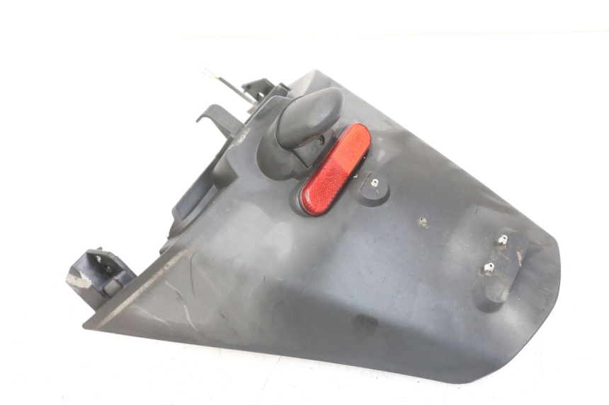 photo de GUARDABARROS TRASERO PEUGEOT SATELIS 125 (2006 - 2009) - Primer plano técnico