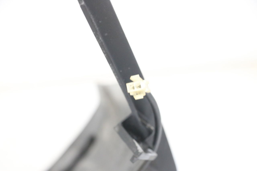 photo de ALETA TRASERA PEUGEOT SATELIS 125 (2013 - 2018) - Zoom estado de uso