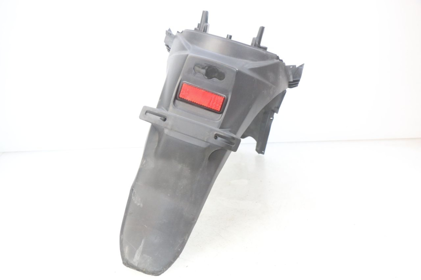 photo de GUARDABARROS TRASERO SUZUKI SIXTEEN 125 (2008 - 2010) - Detalle de la pieza