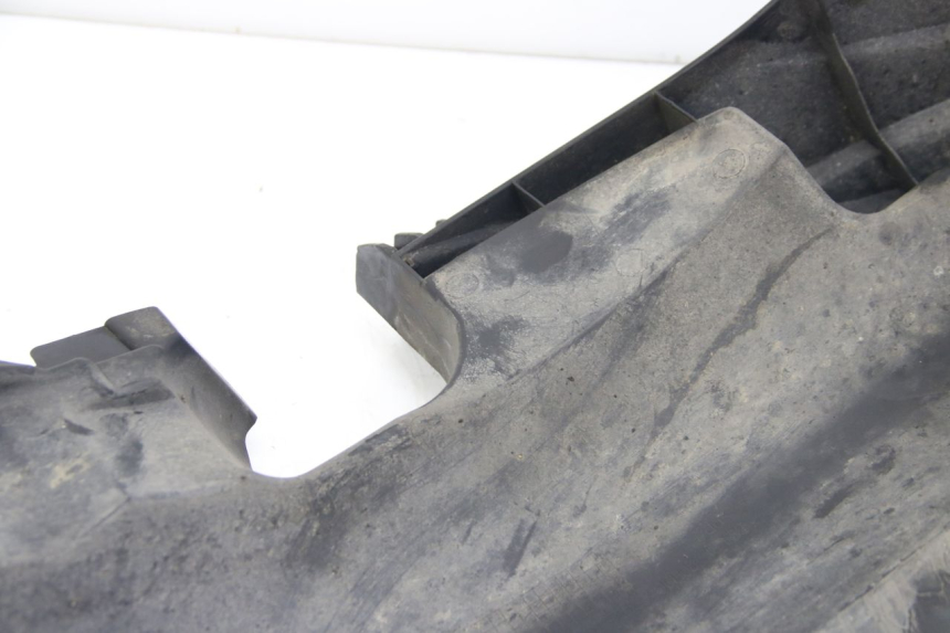 photo de GUARDABARROS TRASERO SUZUKI SIXTEEN 125 (2008 - 2010) - Primer plano técnico