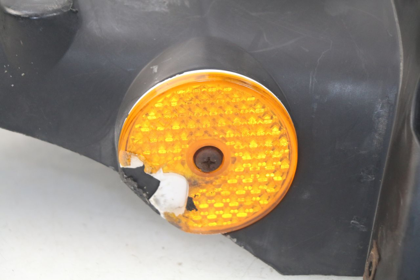 photo de ALETA TRASERA HONDA SJ BALI 50 (1996 - 1999) - Detalles de los puntos de fijación