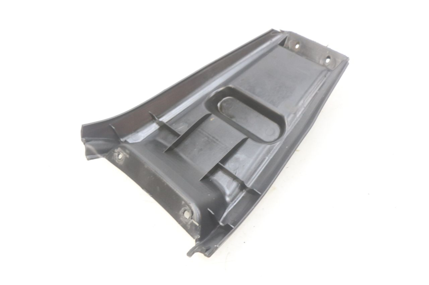 photo de GUARDABARROS TRASERO YAMAHA SLIDER NAKED 50 (2004 - 2018) - Primer plano técnico