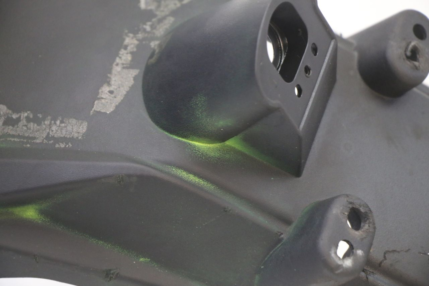 photo de ALETA TRASERA APRILIA SR 2T 50 (2018 - 2022) - Estado de la superficie y material