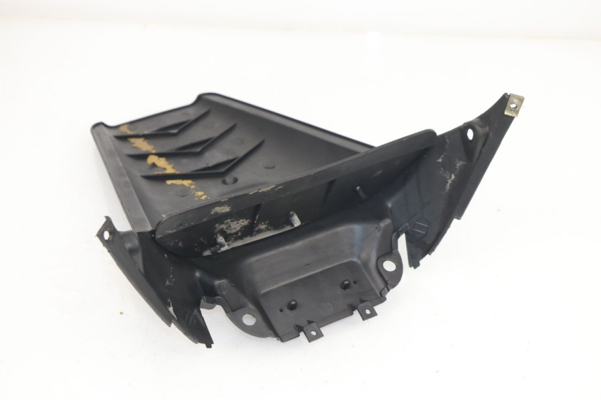 photo de ALETA TRASERA PEUGEOT SUM UP 125 (2008 - 2013) - Detalle de la pieza