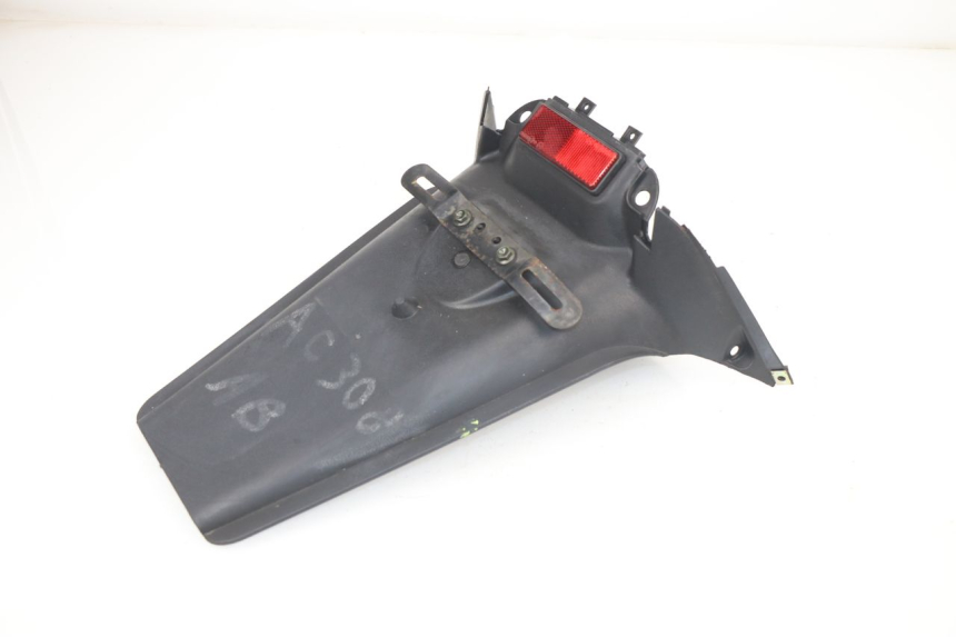 photo de ALETA TRASERA PEUGEOT SUM UP 125 (2008 - 2013) - Primer plano técnico