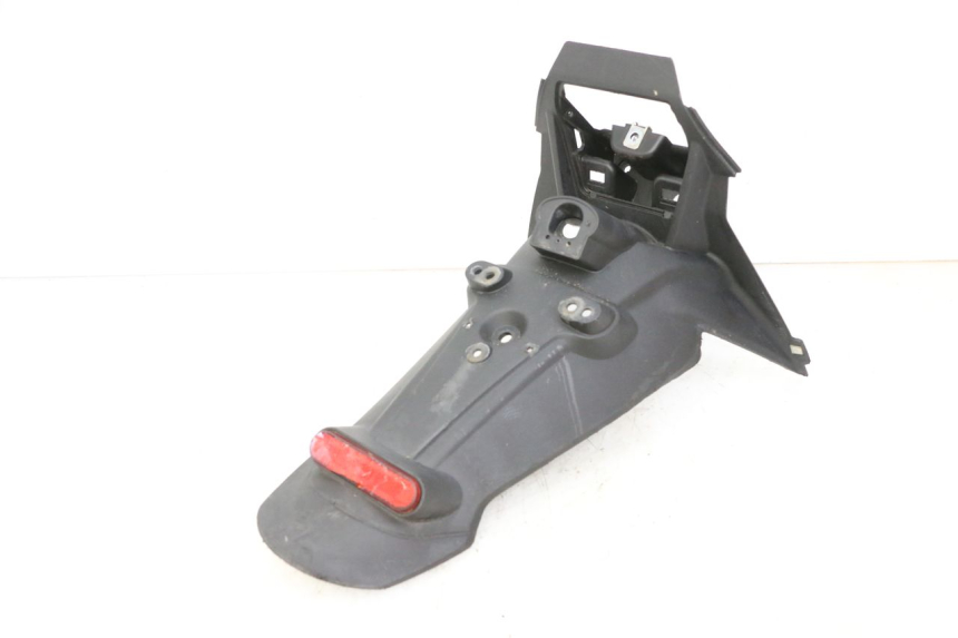photo de GUARDABARROS TRASERO APRILIA SXR 50 (2021 - 2023) - Detalles de los puntos de fijación