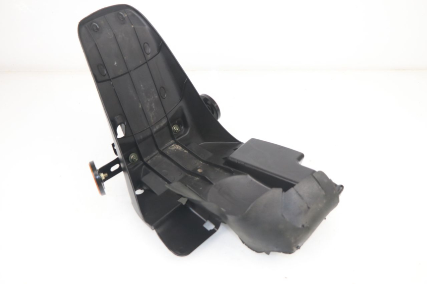 photo de ALETA TRASERA BAOTIAN TRAVEL SPIRIT 50 (2010 - 2012) - Detalle de la pieza