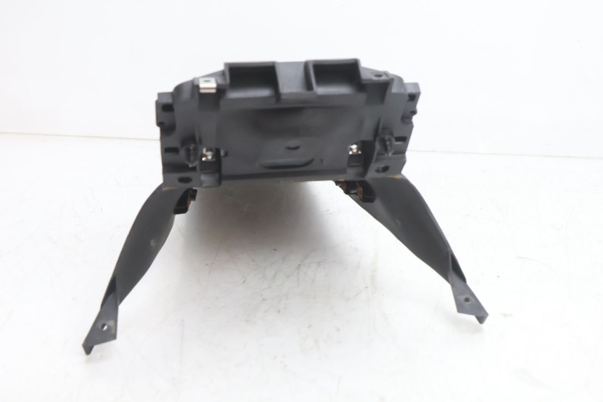 photo de ALETA TRASERA PIAGGIO TYPHOON 50 (2000 - 2009) - Primer plano técnico