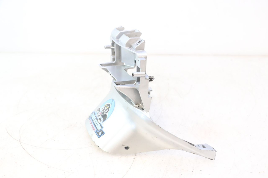 photo de ALETA TRASERA PIAGGIO TYPHOON 50 (1993 - 1999) - Primer plano técnico