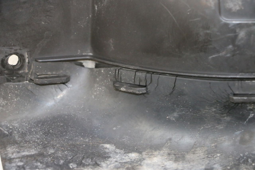 photo de ALETA TRASERA PEUGEOT VIVACITY NEW 4T 50 (2008 - 2017) - Zoom estado de uso