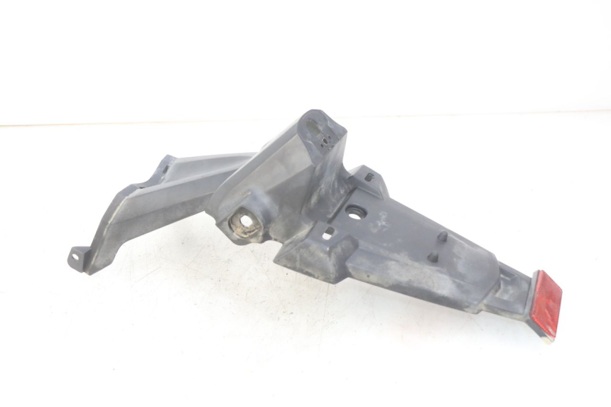 photo de GUARDABARROS TRASERO SYM WOLF SB 125 (2011 - 2018) - Primer plano técnico