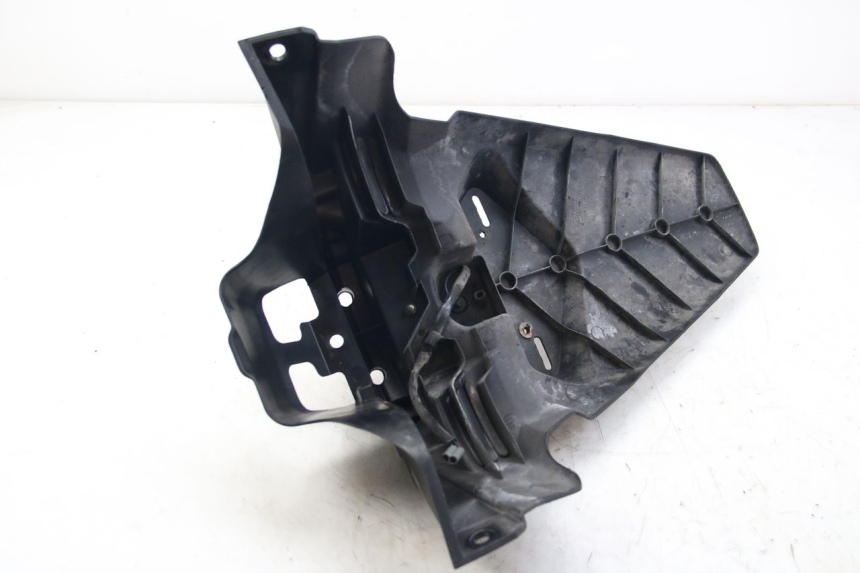 photo de GUARDABARROS TRASERO YAMAHA XMAX X-MAX 125 (2006 - 2009) - Primer plano técnico