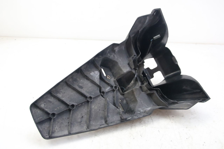photo de GUARDABARROS TRASERO YAMAHA XMAX X-MAX 125 (2006 - 2009) - Detalles de los puntos de fijación
