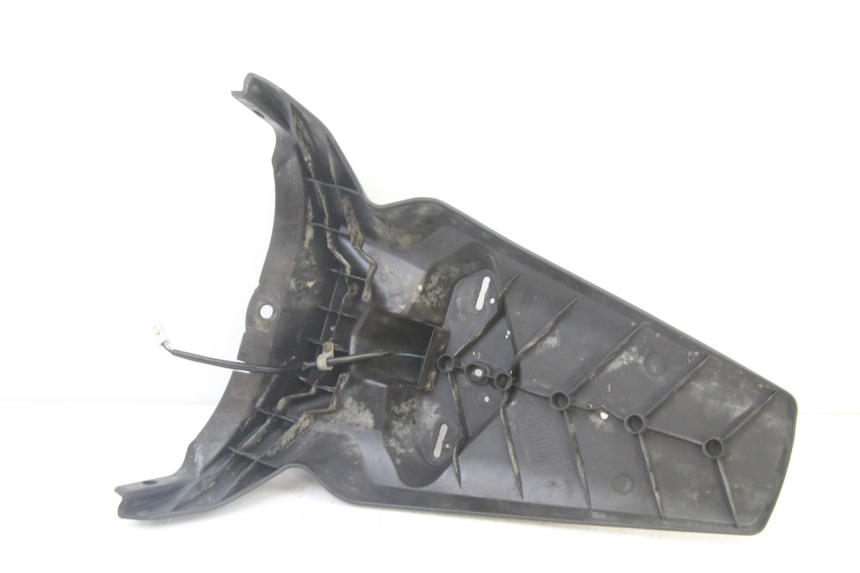 photo de GUARDABARROS TRASERO YAMAHA X-MAX XMAX 125 (2010 - 2013) - Detalles de los puntos de fijación