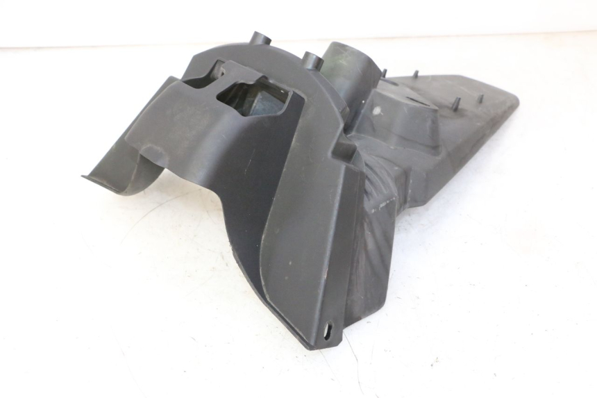 photo de GUARDABARROS TRASERO YAMAHA X-MAX XMAX 250 (2006 - 2009) - Detalles de los puntos de fijación