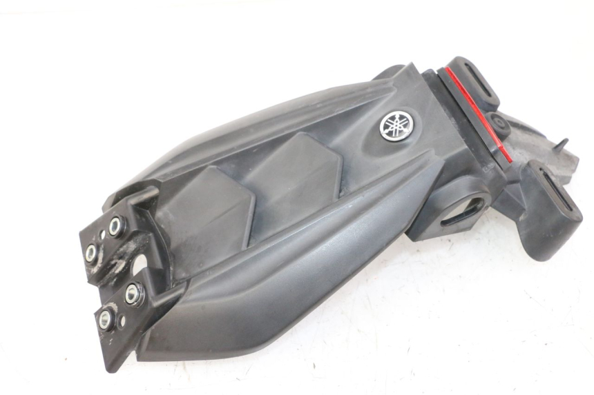 photo de ALETA TRASERA YAMAHA XJ6 ABS 600 (2008 - 2016) - Primer plano técnico