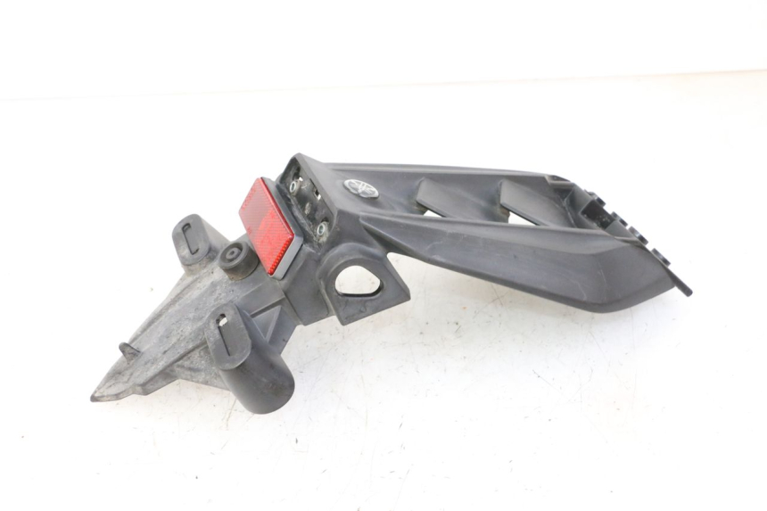 photo de ALETA TRASERA YAMAHA XJ6 ABS 600 (2008 - 2016) - Detalles de los puntos de fijación