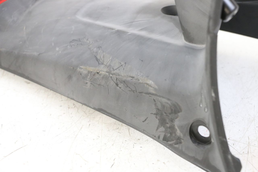 photo de ALETA TRASERA YAMAHA NEOS NEO'S 4T 50 (2008 - 2016) - Primer plano técnico