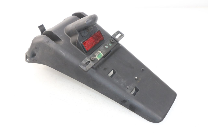 photo de ALETA TRASERA YAMAHA YP MAJESTY 125 (2007 - 2010) - Primer plano técnico