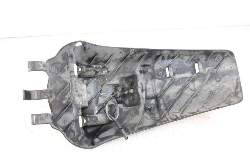 photo de ALETA TRASERA YAMAHA YP MAJESTY 125 (2002 - 2006) - Detalle de la pieza