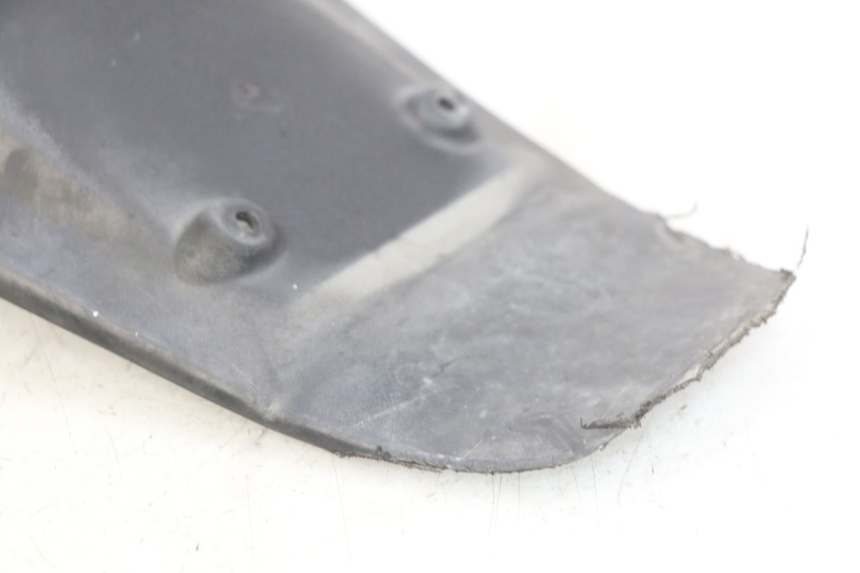 photo de GUARDABARROS TRASERO PIAGGIO ZIP 2T 50 (2009 - 2019) - Detalles de los puntos de fijación