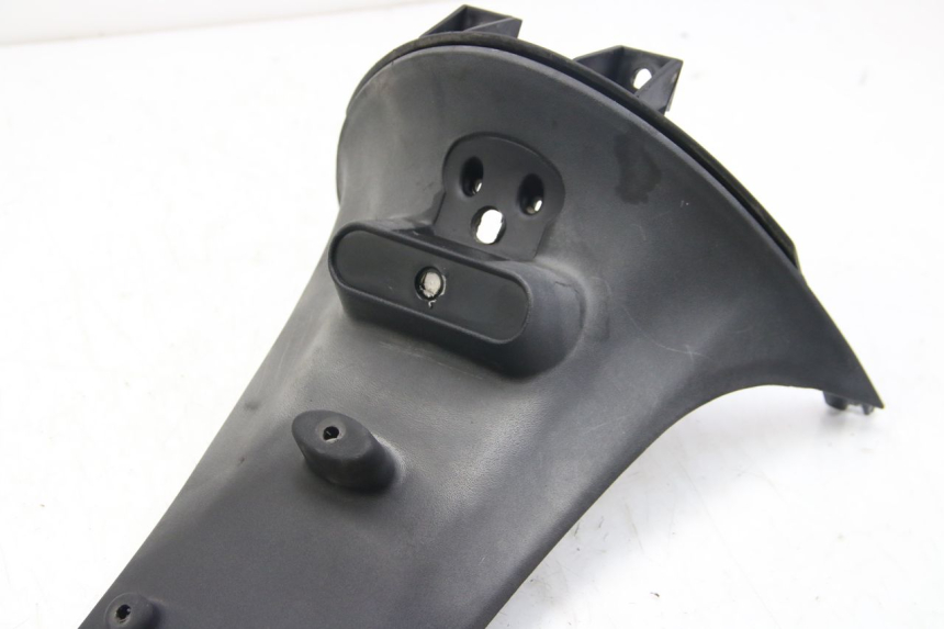 photo de GUARDABARROS TRASERO PIAGGIO ZIP 4T 50 (2018 - 2020) - Primer plano técnico