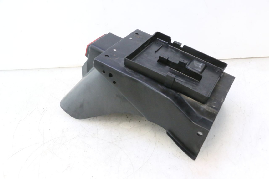 photo de ALETA TRASERA KAWASAKI ZZR 600 (1995 - 2004) - Primer plano técnico