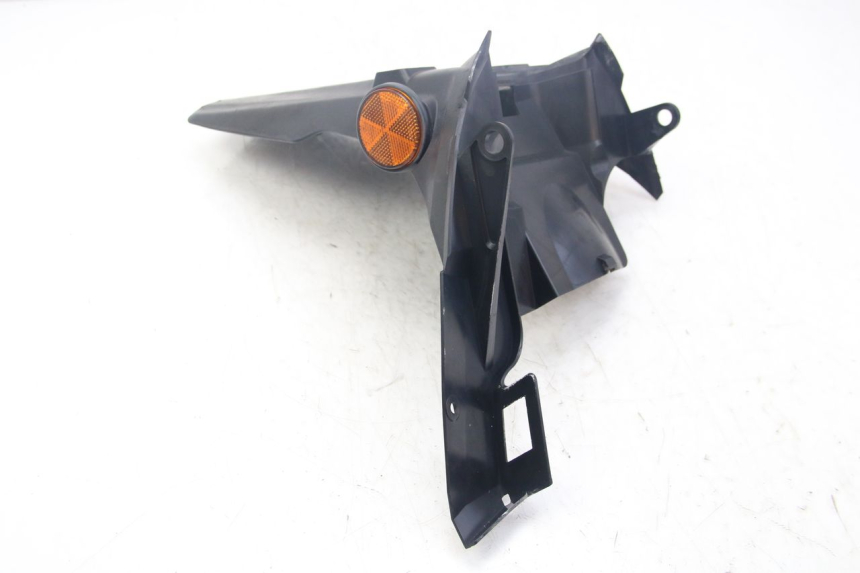 photo de GUARDABARROS YAMAHA D'ELIGHT DELIGHT 125 (2017 - 2020) - Detalles de los puntos de fijación