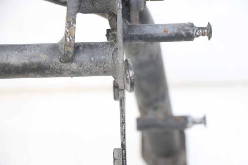 photo de CABALLETE CENTRAL PIAGGIO MP3 500 (2014 - 2017) - Detalles de los puntos de fijación