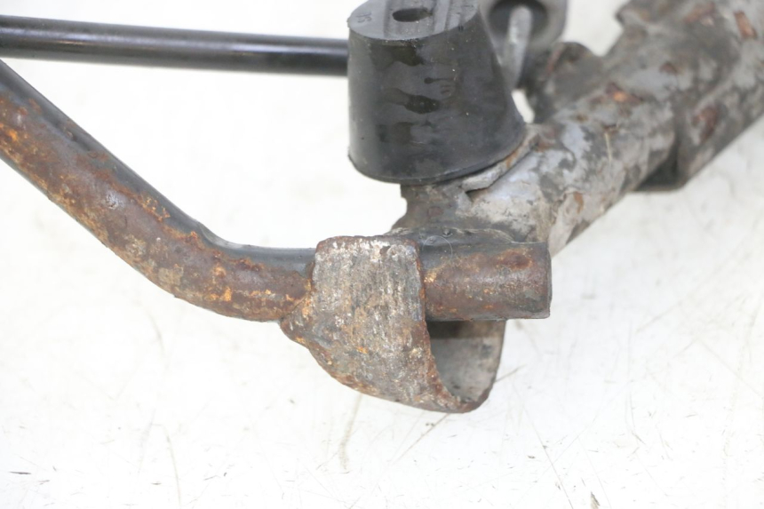 photo de CABALLETE CENTRAL PEUGEOT SATELIS 125 (2013 - 2018) - Primer plano técnico